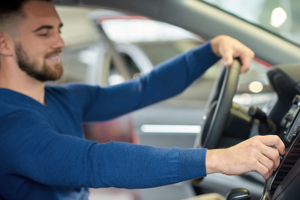 Conducteur au volant